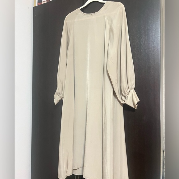 Long Sleeve Maxi Dress w/ Belt - Picture 2 of 5